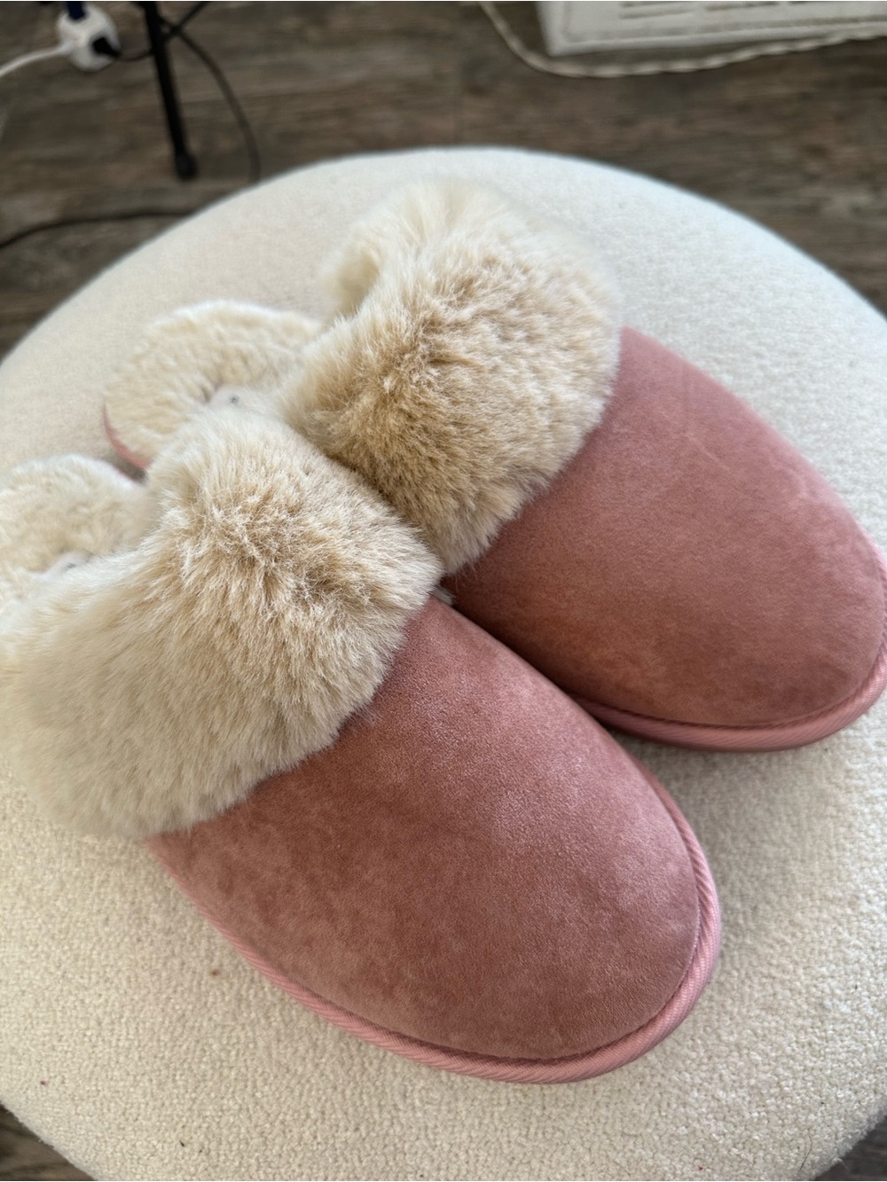 Bamboo Cozy Faux Fur Pink Slippers